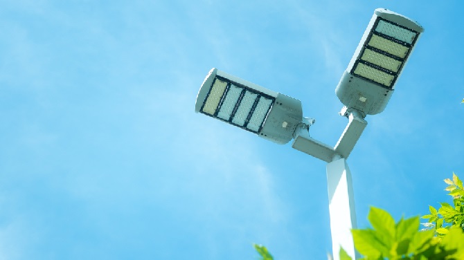 Μάθε τα οφέλη των λαμπτήρων LED στον οδοφωτισμό Title